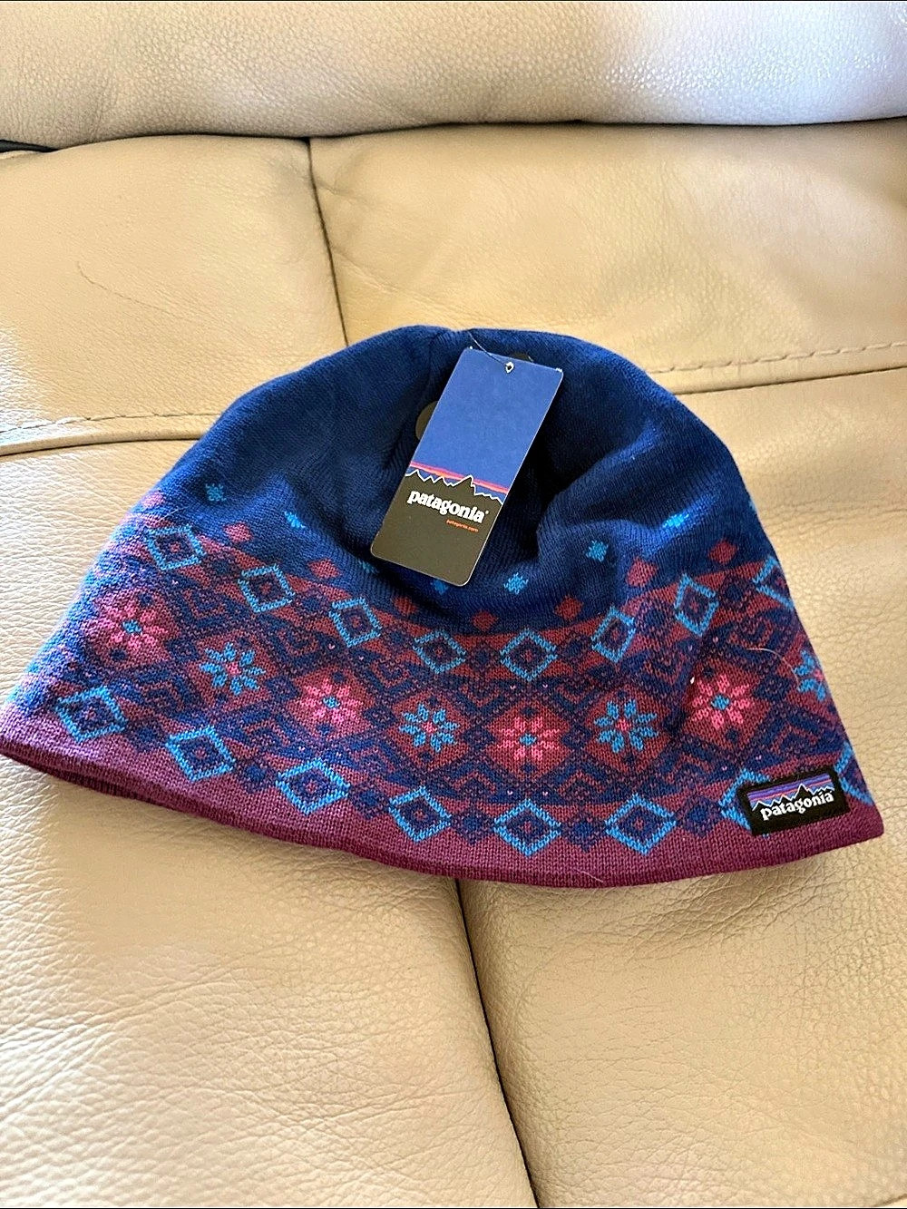 Patagonia Geometric Pattern Beanie in Blue & Purple NWT